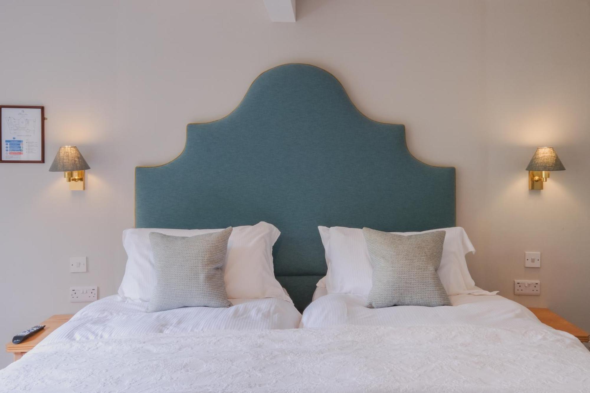Alexandra Hotel & Restaurant Lyme Regis Esterno foto