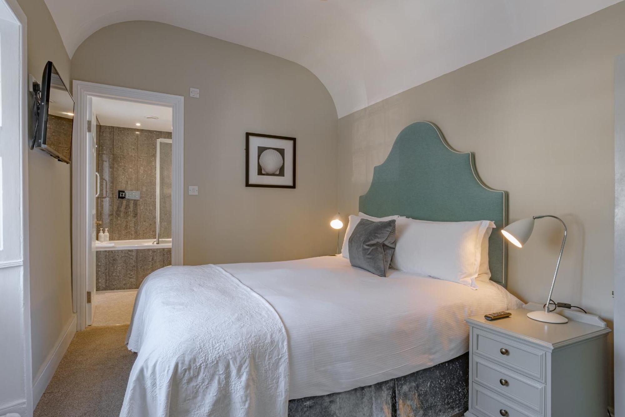 Alexandra Hotel & Restaurant Lyme Regis Esterno foto